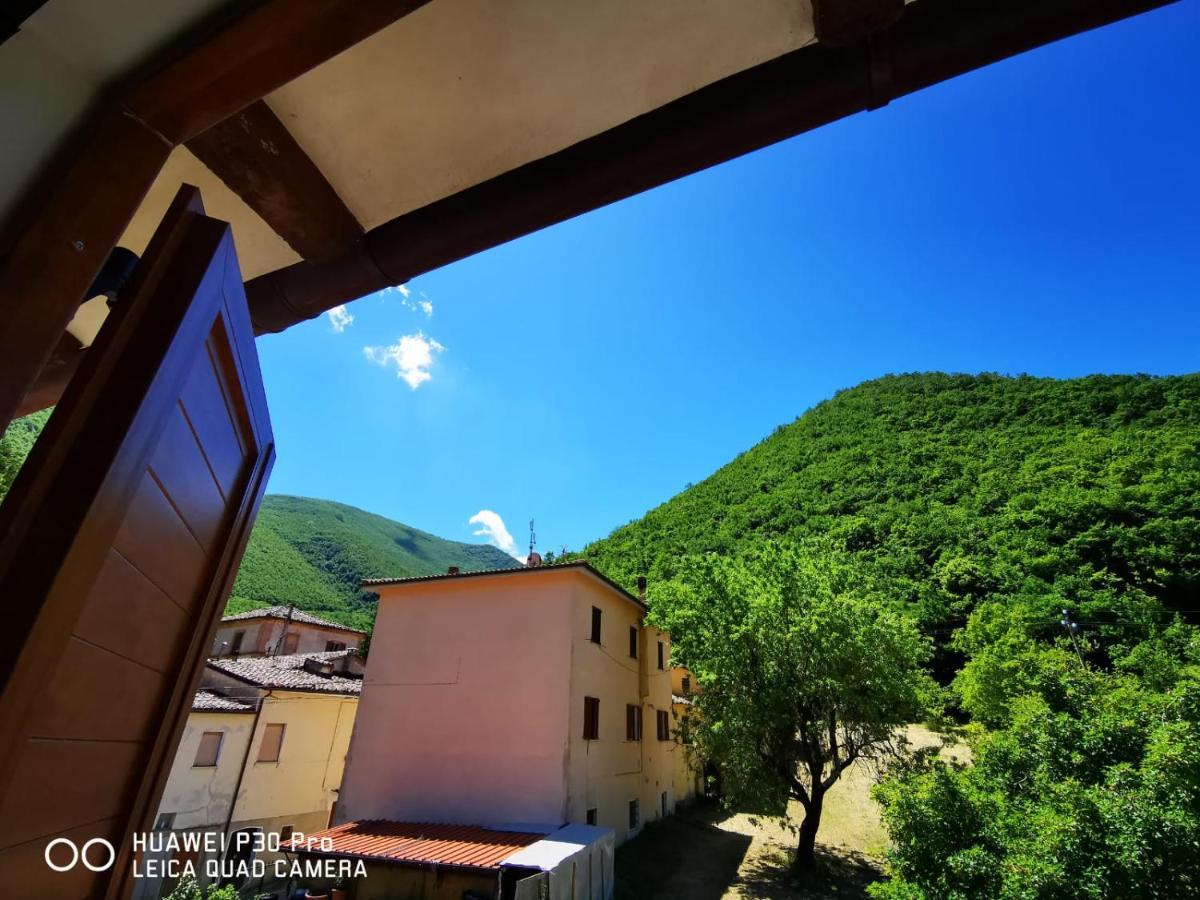 B&B Casa Caporali ファブリアーノ エクステリア 写真